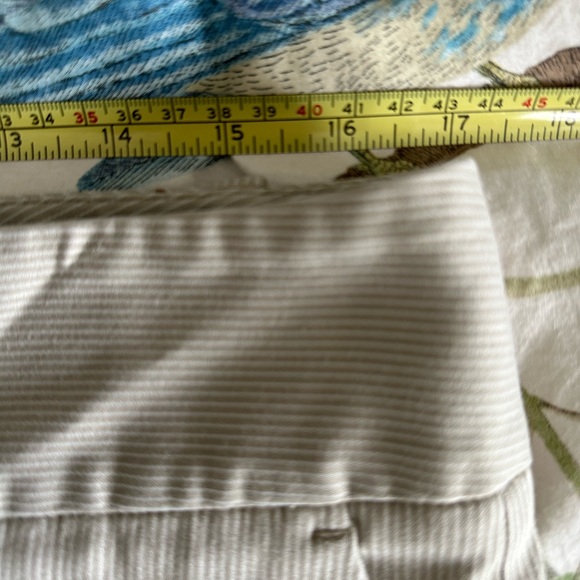 2 pairs Limited summer capris - Picture 3 of 7